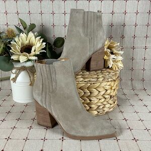 Marc Fisher LTD Oshay Tan Suede Pointed Toe Ankle Boots Size 7.5